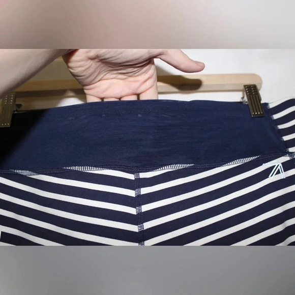New Balance x J. Crew NWT Women’s Striped Mesh Cropped Leggings Size XL - Picture 10 of 11